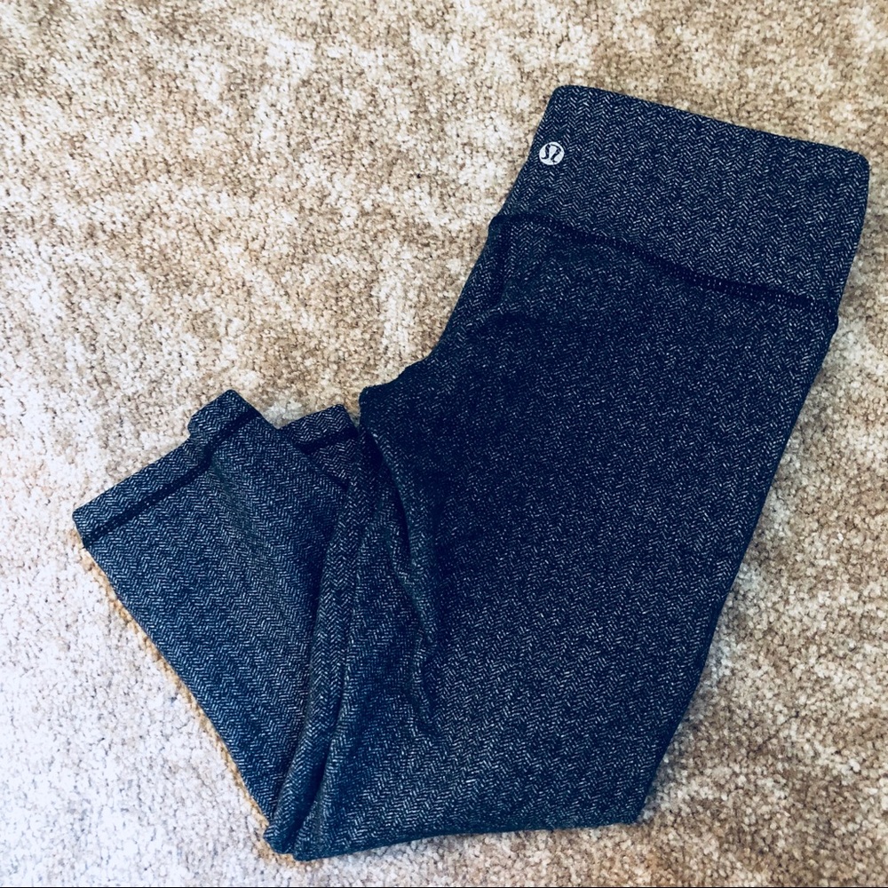 Lululemon herringbone low rise crops